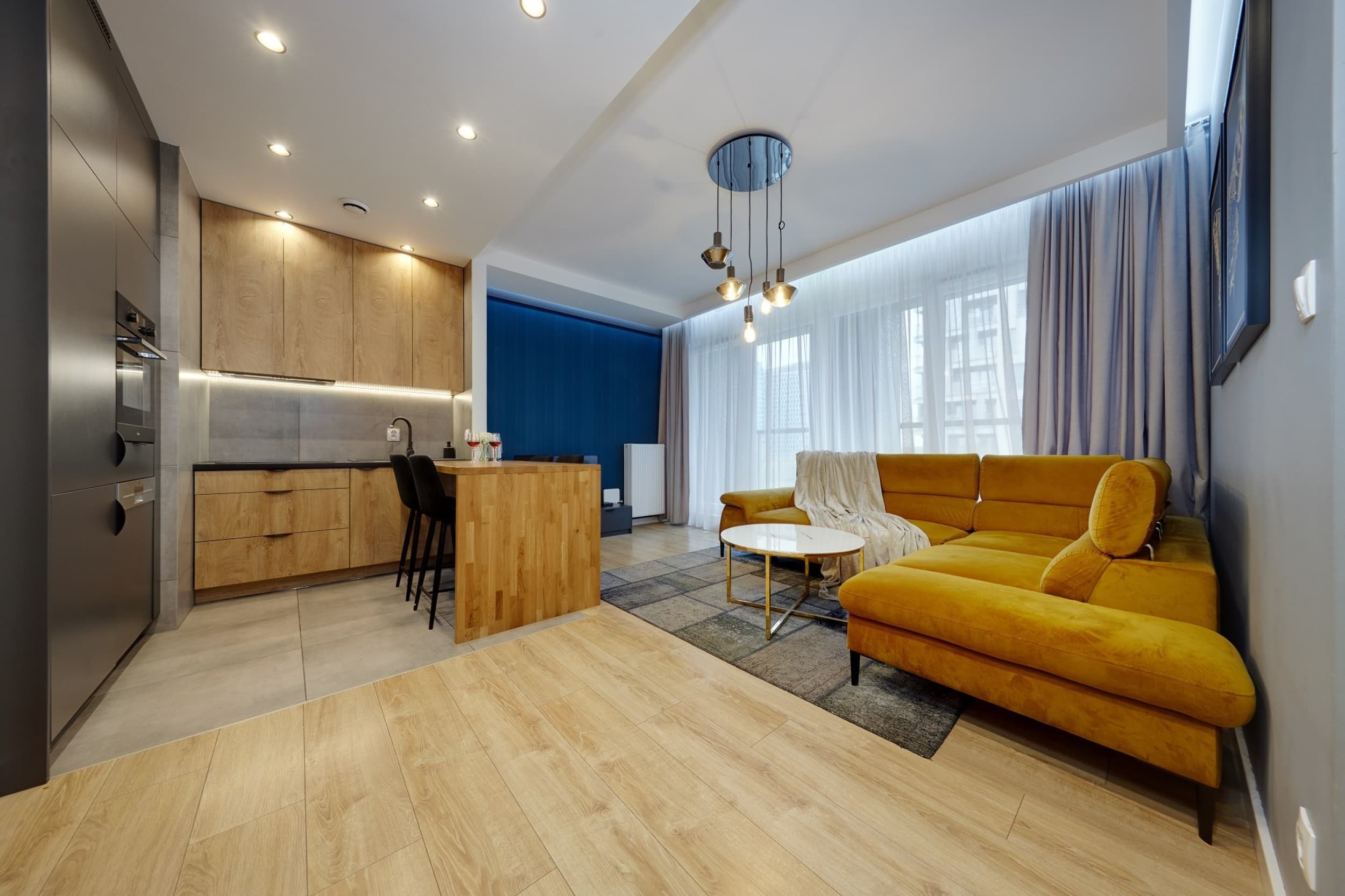 Romantyczny Pobyt w Apartamencie (2 Noce, 2 Osoby) | Golden Apartments | Katowice