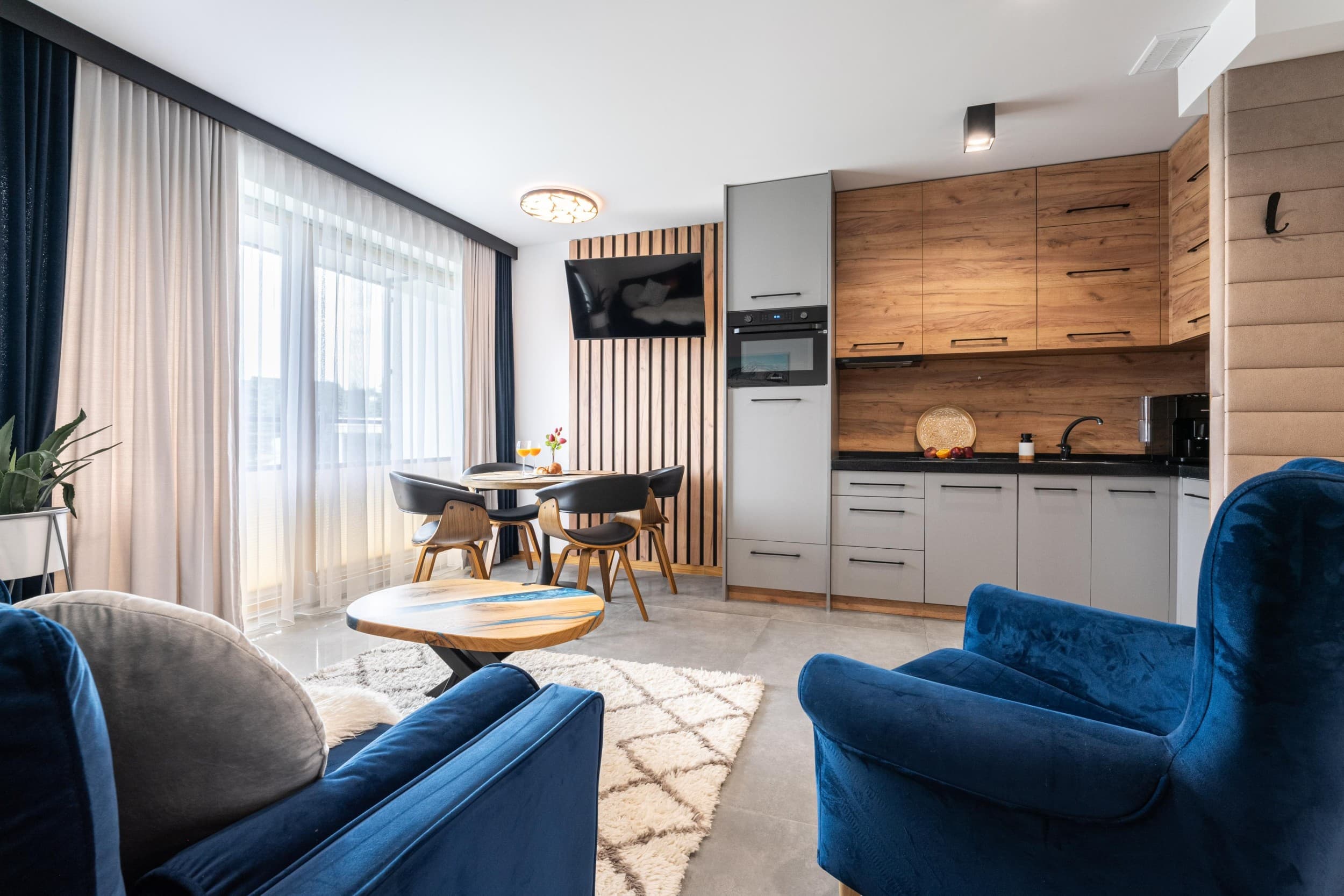 Odprężający Pobyt w Księżycowym Apartamencie (2 Noce, 1- 4 Osoby) | Golden Apartments | Zakopane