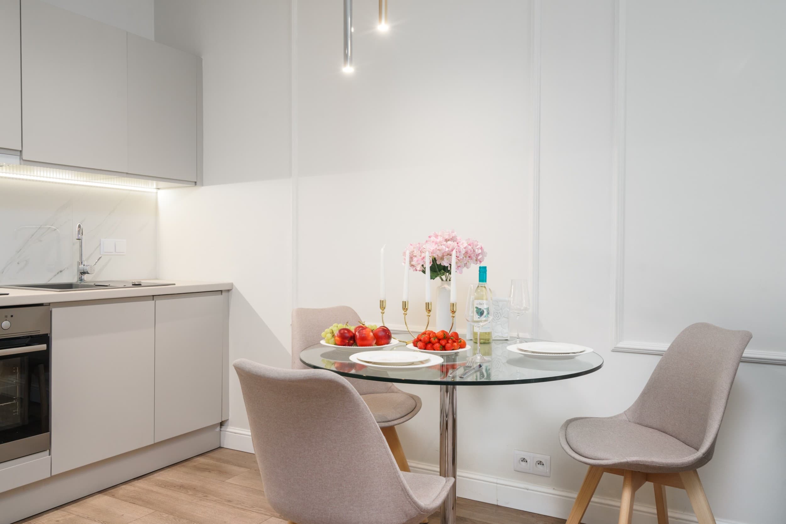 Rodzinny Pobyt w Apartamencie (2 Noce, 2-4 Osoby) | Golden Apartments | Warszawa