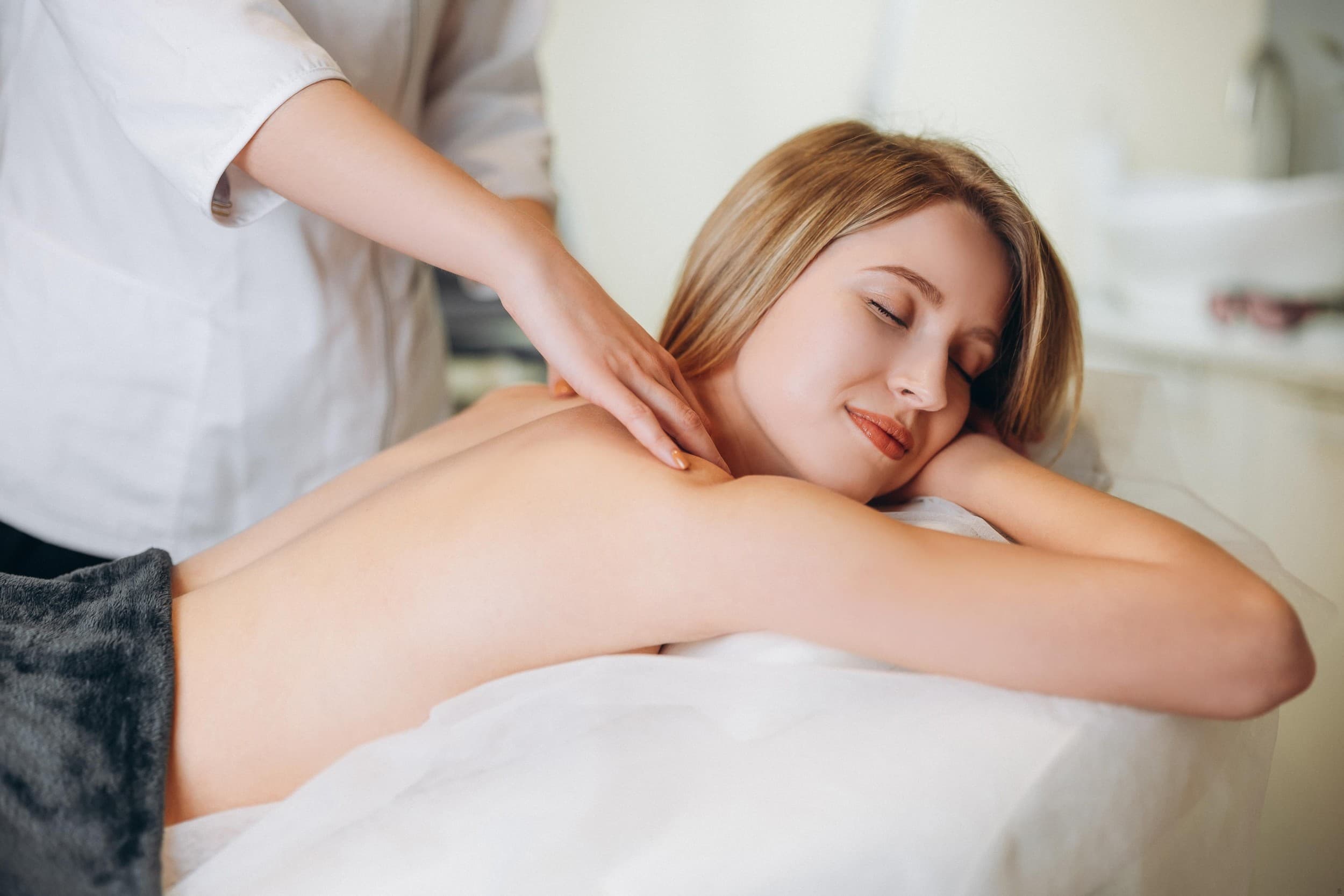 Masaż Relaksacyjny z Seansem w Strefie SPA | Brenna