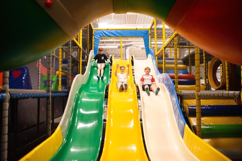 Szalona Zabawa w Parku Trampolin (70 minut) | Kielce 