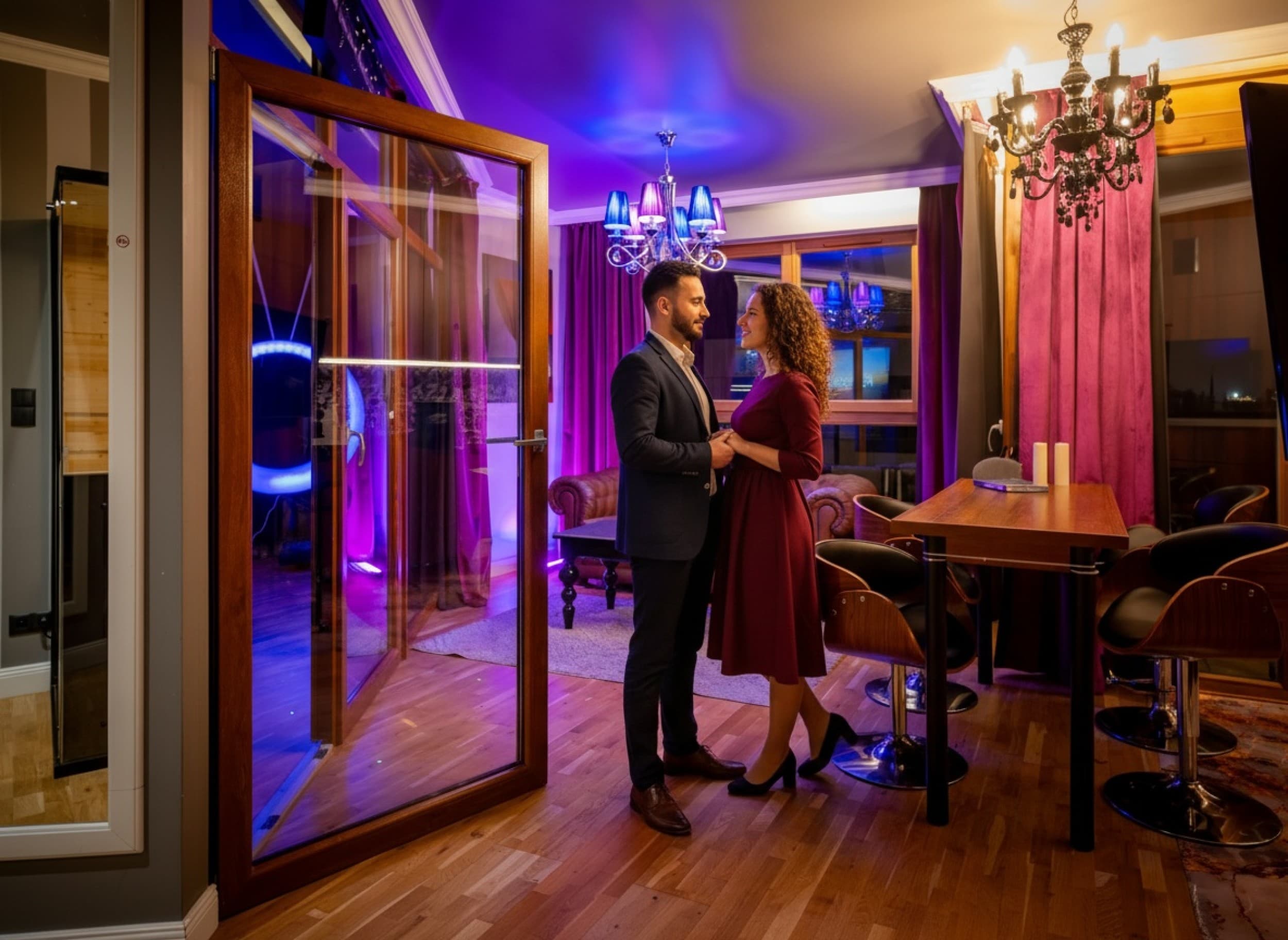 Romantyczny Pobyt w Apartamencie Pink (1 Noc, 2 Osoby) | Secret Room | Gdańsk | Wyjątkowy Prezent
