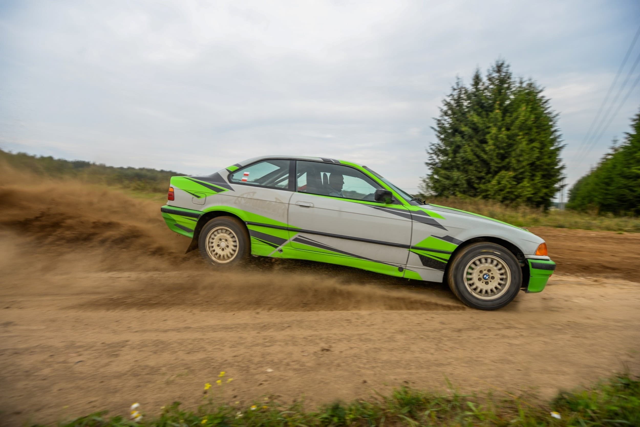 Jazda Samochodem Rajdowym BMW E36 | 3 okrążenia | Olsztyn (okolice)  | Wyjątkowy Prezent
