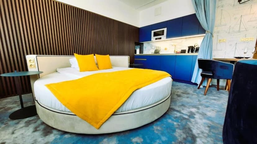 Odprężający Pobyt w Apartamencie z Jacuzzi (1 Noc, 2 Osoby) | Hotel Zamek Centrum | Szczecin