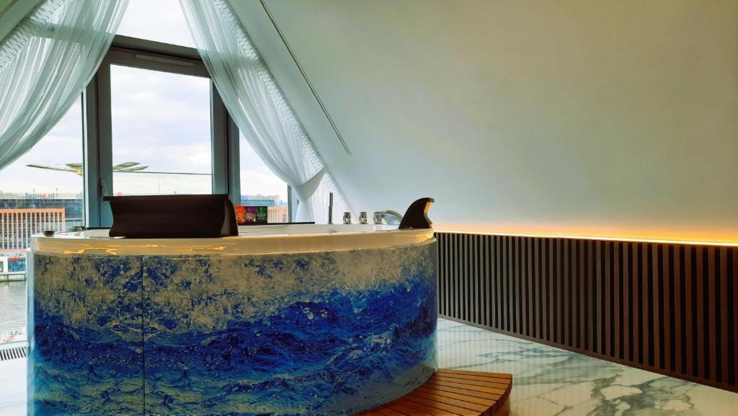Odprężający Pobyt w Apartamencie z Jacuzzi (2 Noce, 2 Osoby) | Hotel Zamek Centrum | Szczecin