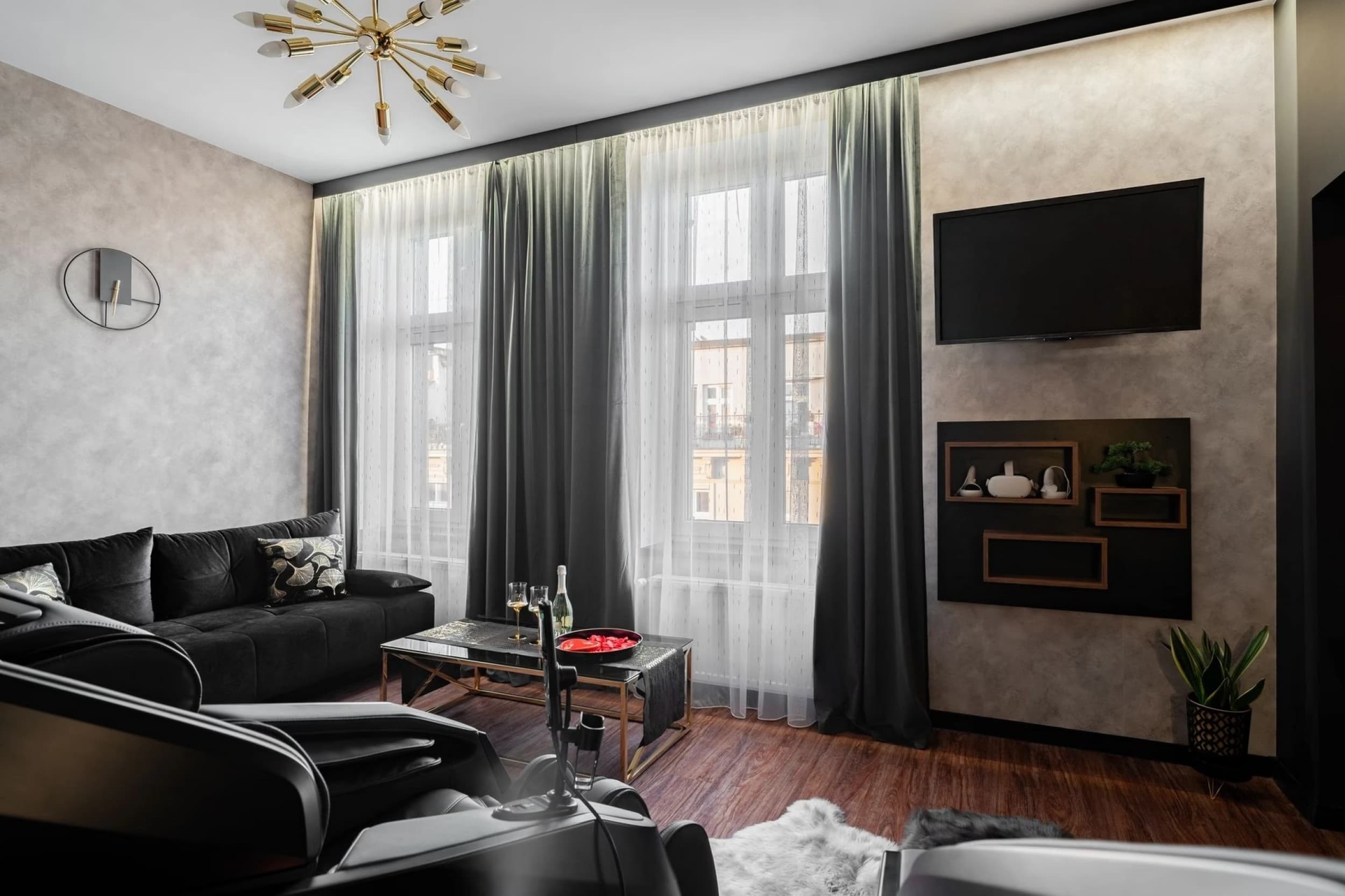 Pobyt w Apartamencie (1 Noc, 2 Osoby) | Apartament Organza | Toruń | Wyjątkowy Prezent