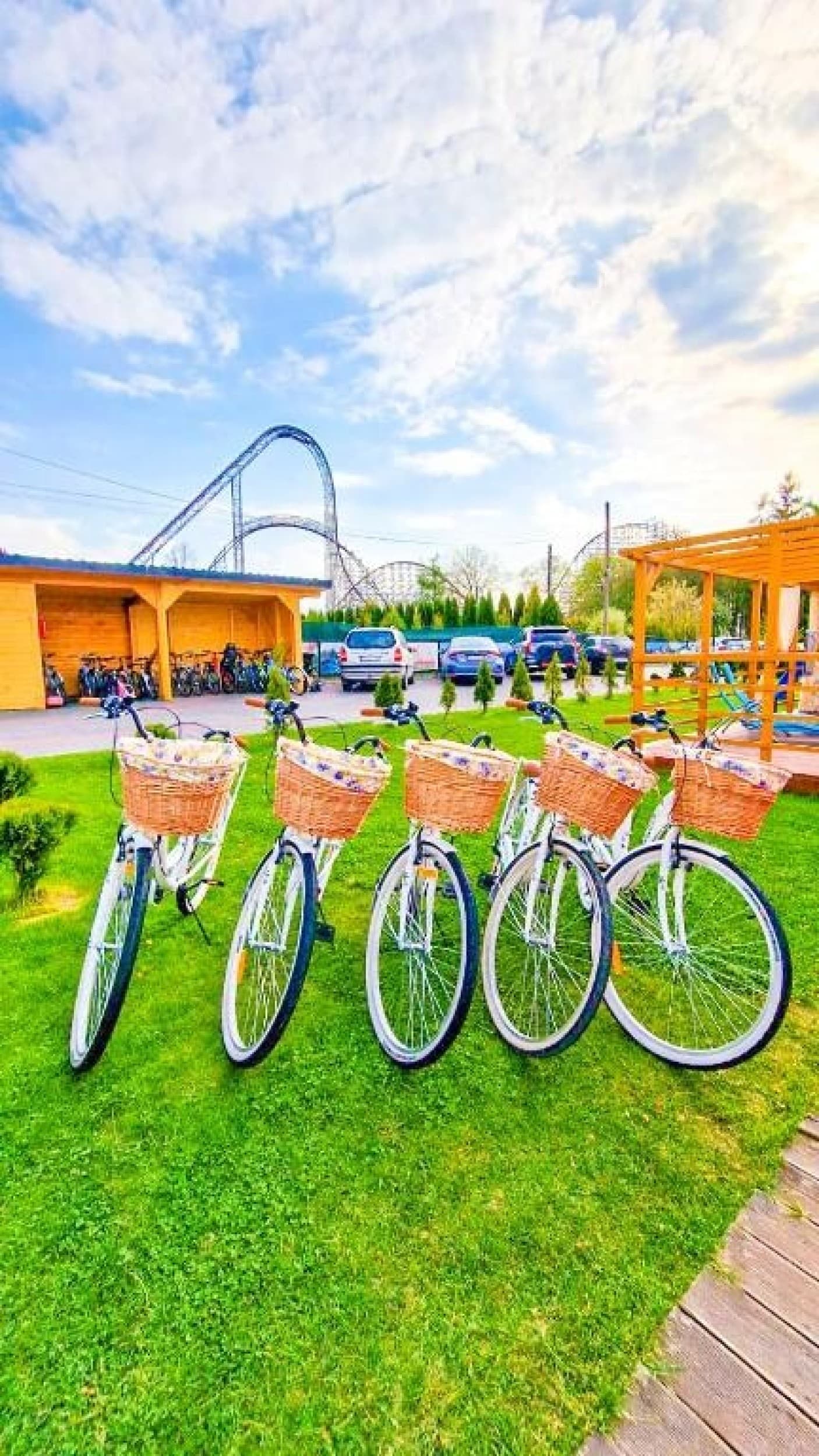 Romantyczny Glamping z Jacuzzi na Wyłączność (1 Noc, 2 Osoby) | Holiday Park Zator Resort & Spa | Zator