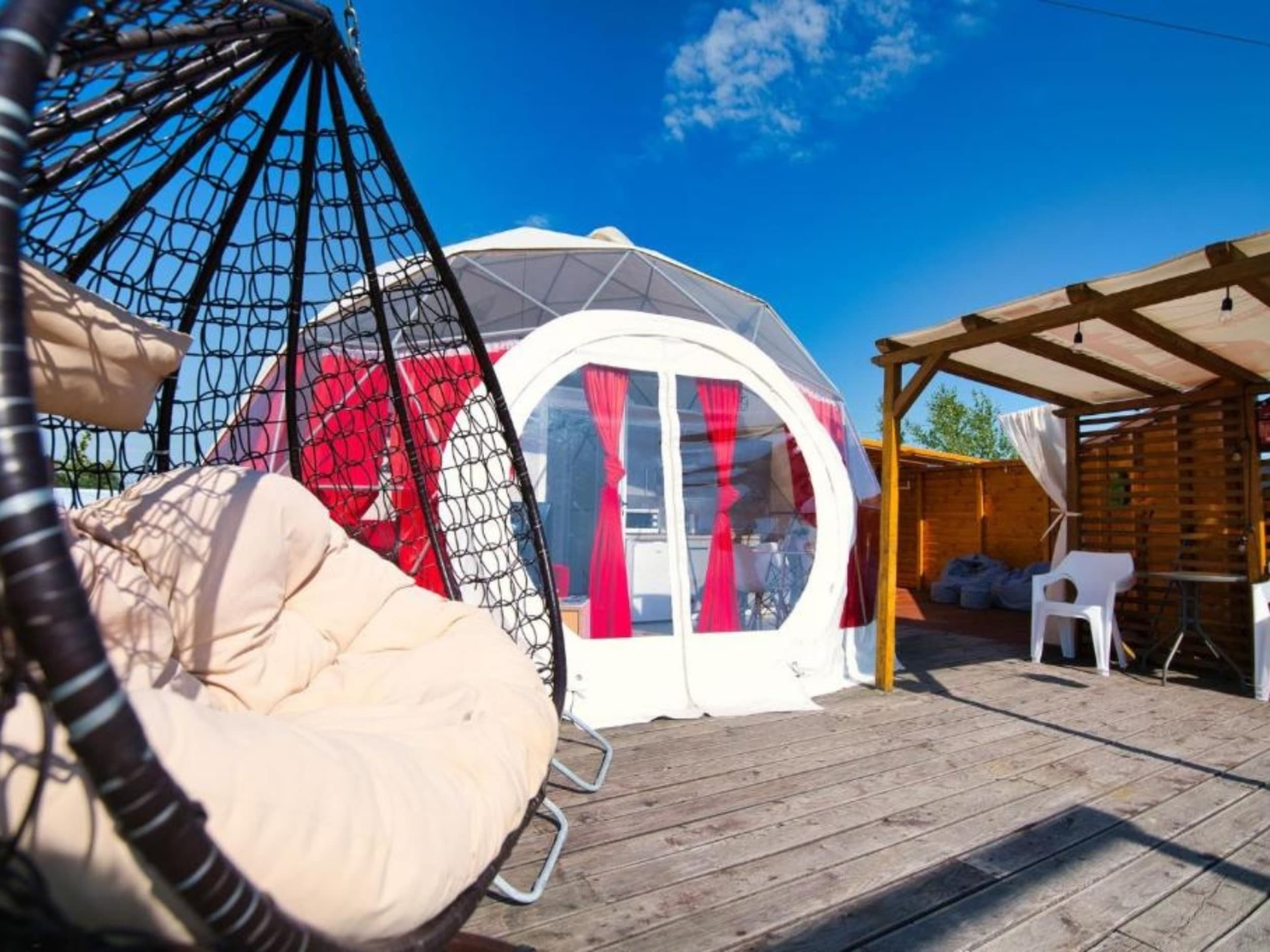 Romantyczny Glamping z Jacuzzi na Wyłączność (1 Noc, 2 Osoby) | Holiday Park Zator Resort & Spa | Zator
