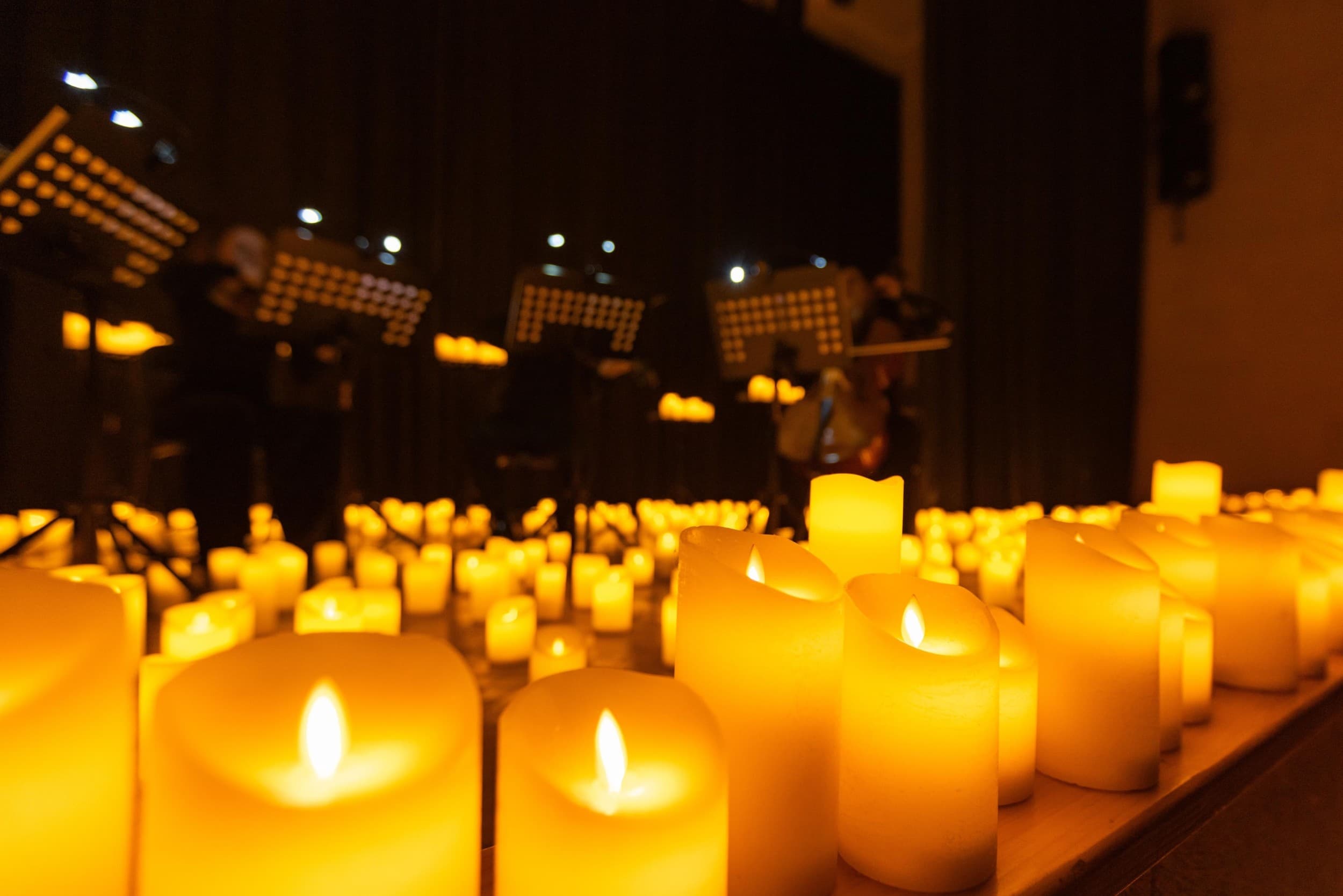 Koncert “Głosy Mistrzów” przy Świecach dla Dwojga | Wiele Lokalizacji  | Wyjątkowy Prezent