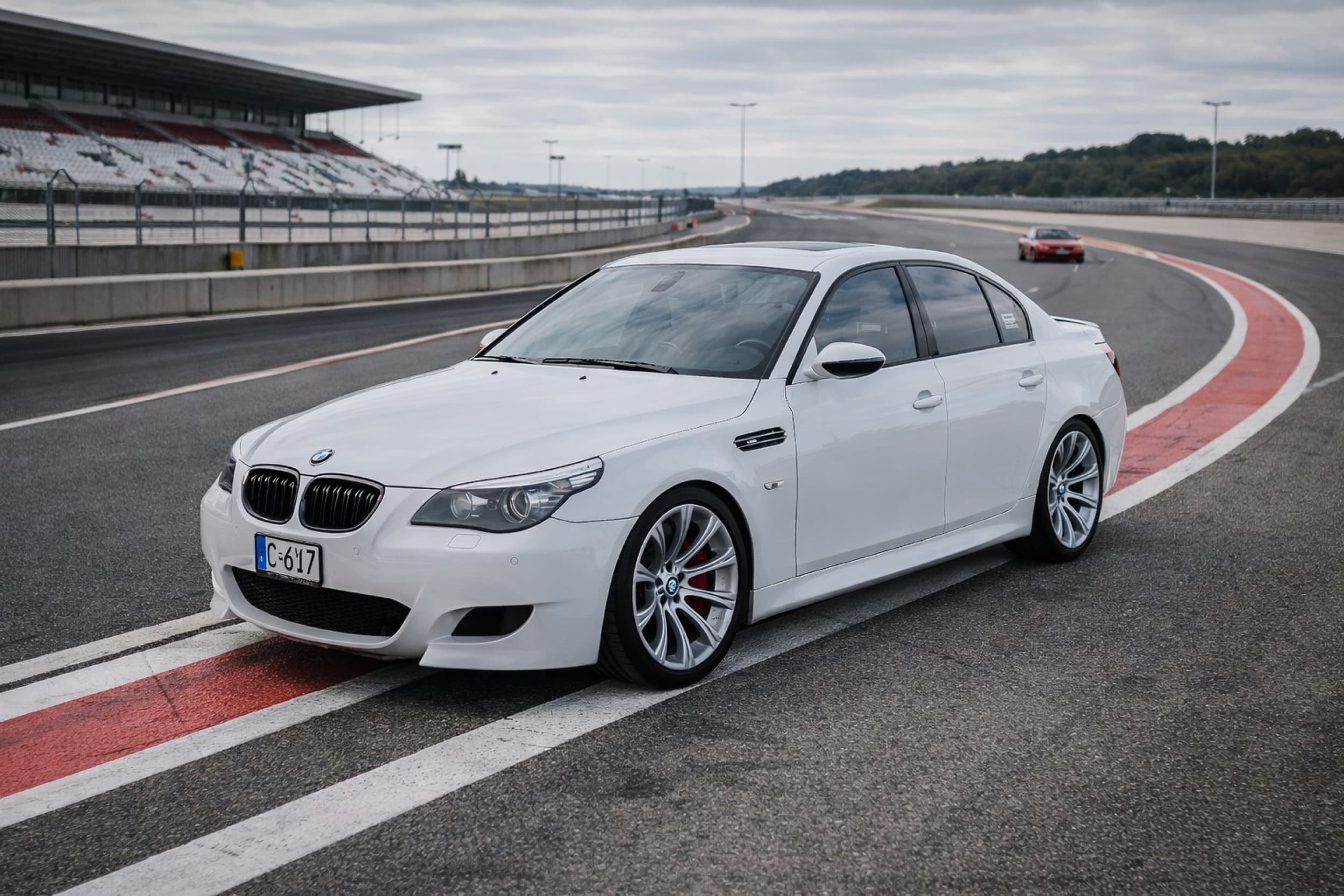 Poprowadź BMW M5 | 1 okrążenie | Warszawa