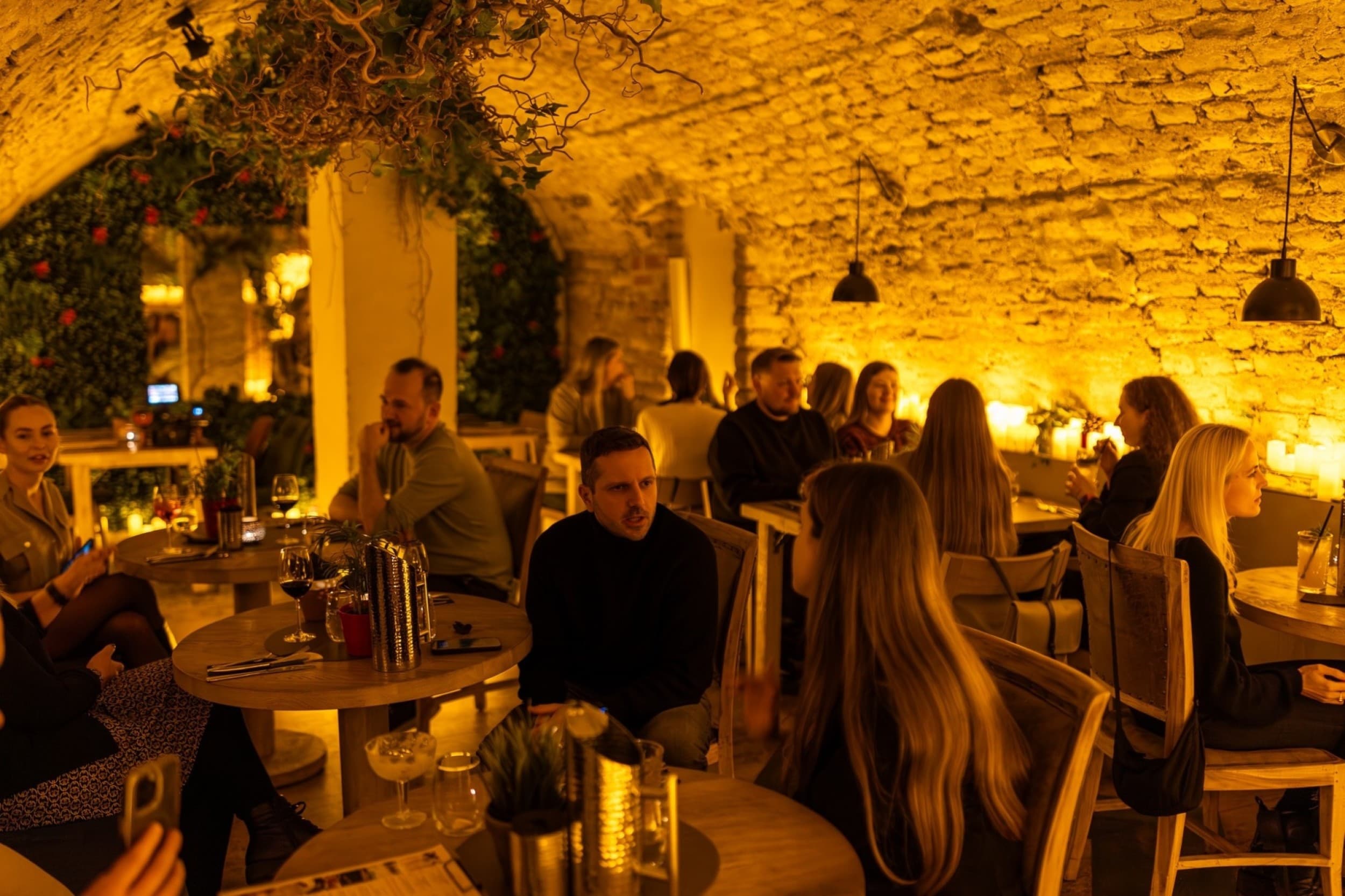 Candlelit Dinner - Kolacja wśród Tysiąca Świec | Warszawa  | Wyjątkowy Prezent