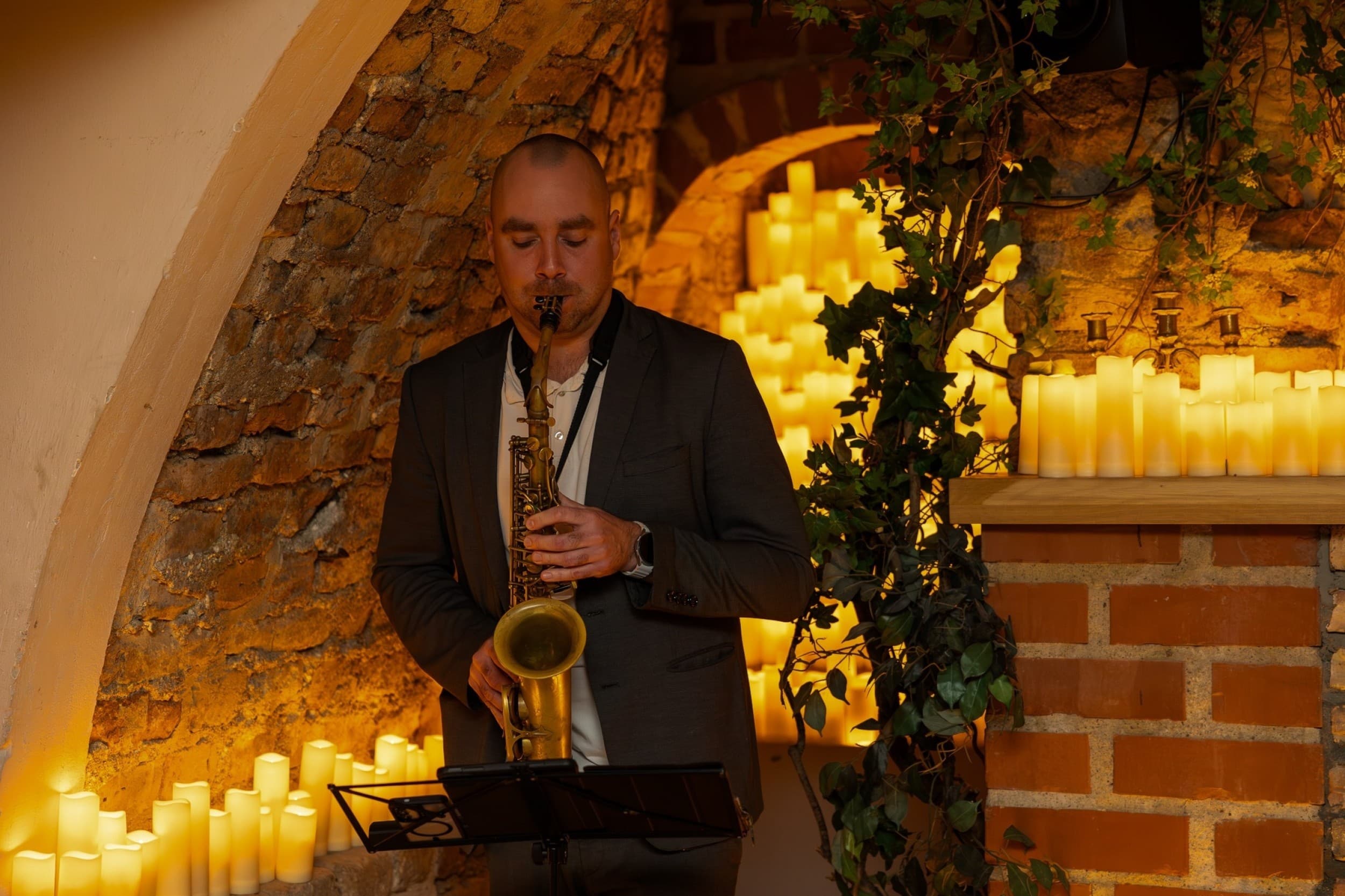 Candlelit Dinner - Kolacja wśród Tysiąca Świec z Noclegiem dla Dwojga | Wiele Lokalizacji