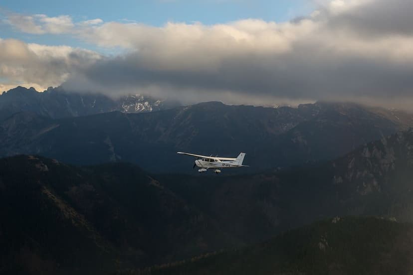 Ekskluzywny Lot Widokowy Samolotem wzdłuż Tatr i Przełomem Białki | Nowy Targ