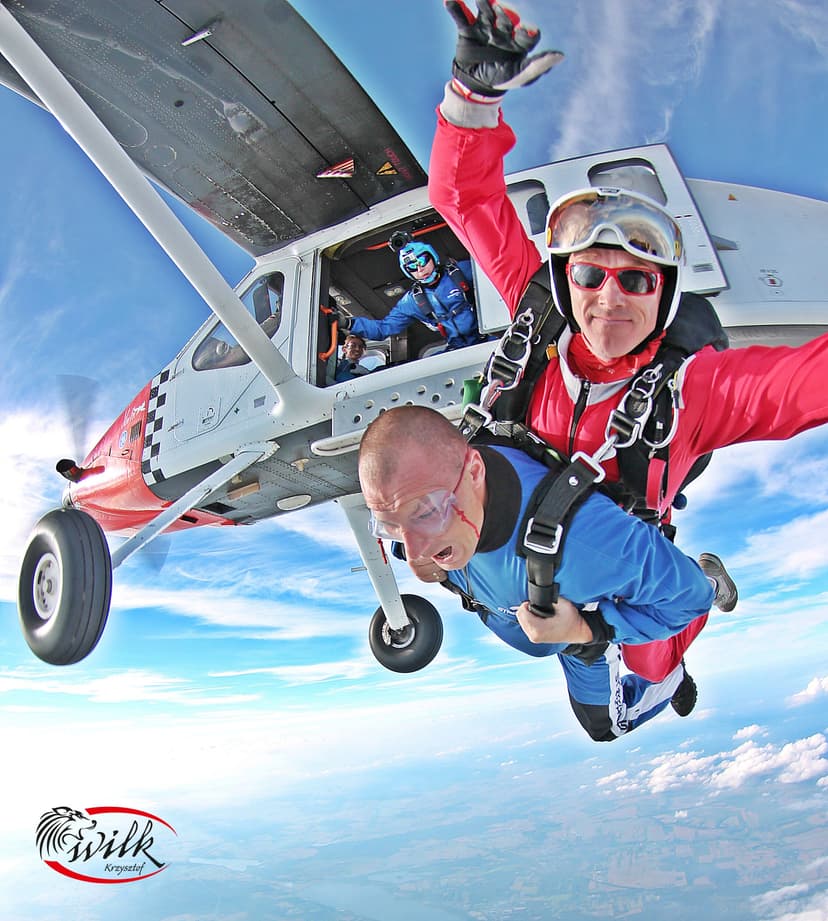 Skok ze Spadochronem z Podwójnym Filmowaniem | Wrocław