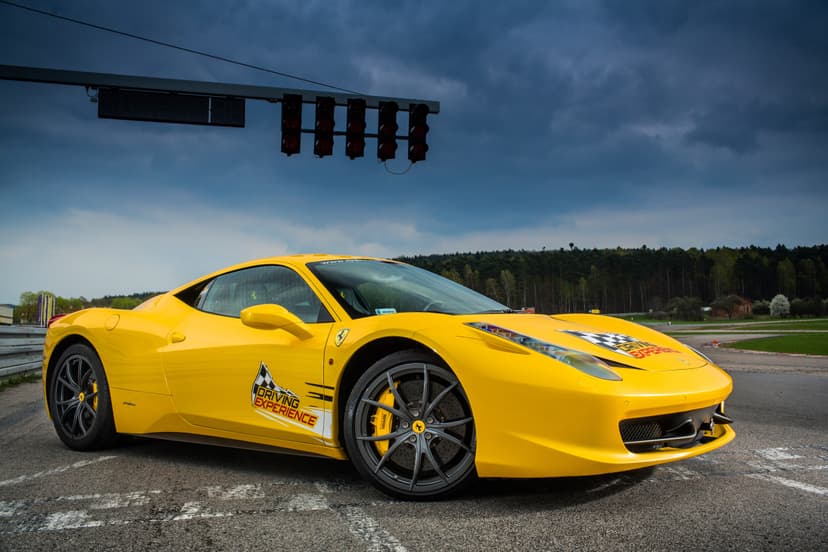 Jazda Ferrari 458 Italia na Torze (5 okrążeń) | Wiele Lokalizacji