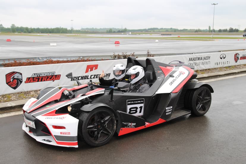 Pojedynek Lamborghini Gallardo vs KTM X-Bow (4 okrążenia) | Wiele Lokalizacji