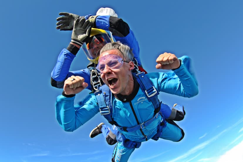 Skok ze Spadochronem z Filmowaniem i Zdjęciami | Gliwice