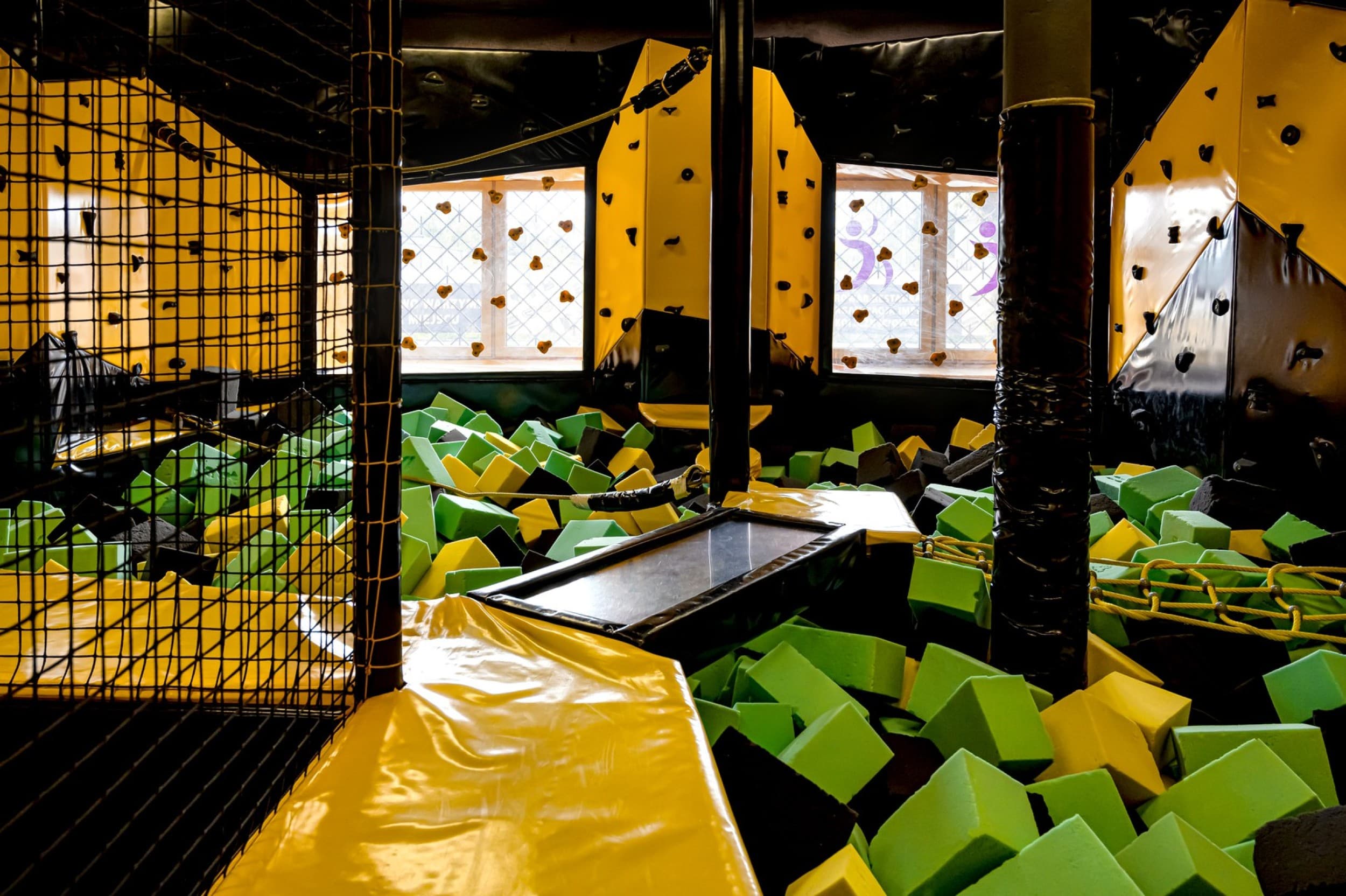 Szalona Zabawa w Parku Trampolin dla Dwojga | Lublin | Wyjątkowy Prezent