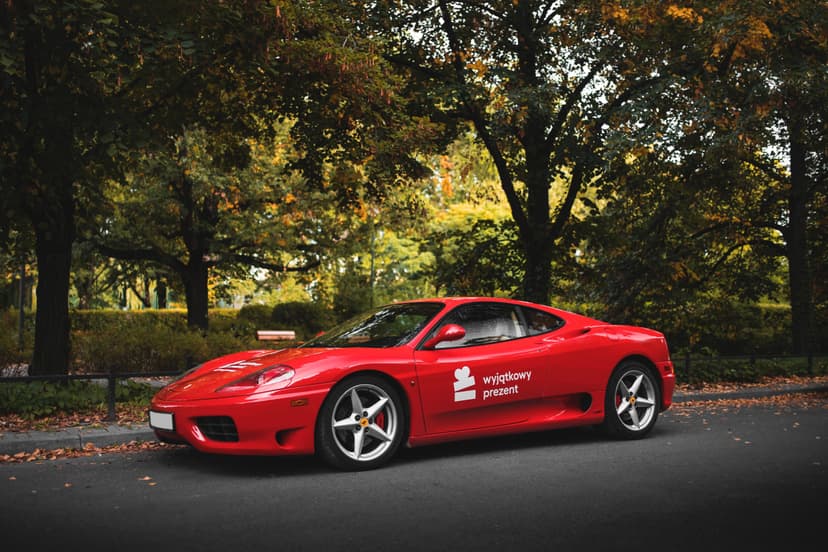 Poszalej Ferrari Ulicami Miasta z Filmowaniem | Wiele Lokalizacji