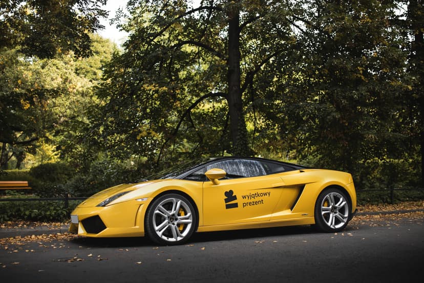 Poszalej Lamborghini Ulicami Miasta | Wiele Lokalizacji