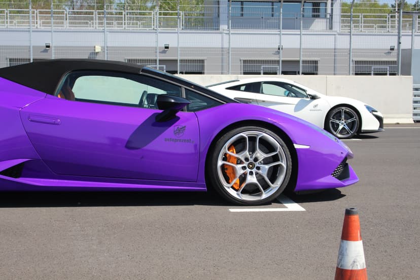 Jazda Lamborghini Huracan (2 okrążenia) | Wiele lokalizacji