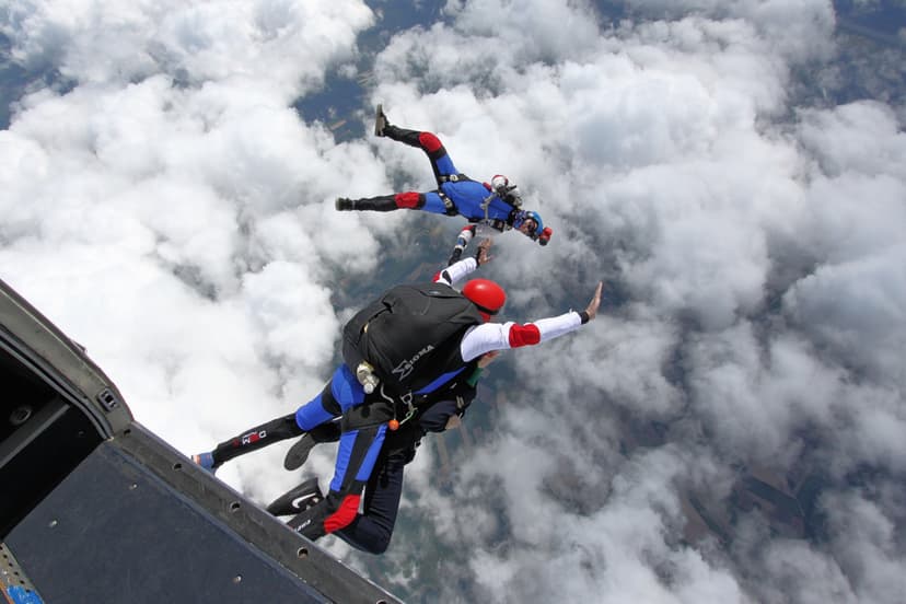 Skok ze Spadochronem z Filmowaniem | Warszawa (okolice)