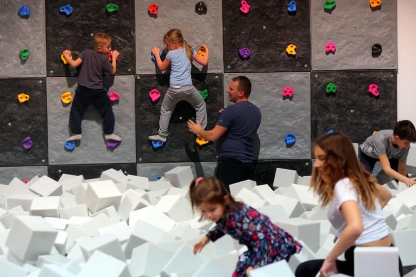 Zabawa w Parku Trampolin dla Rodziny | Wałbrzych