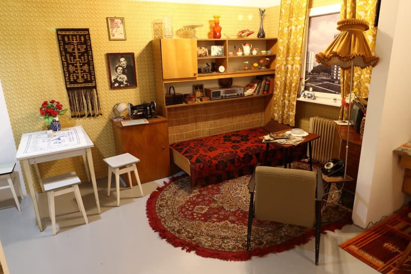 Zwiedzanie Muzeum Życia w PRL dla Dwojga | Warszawa