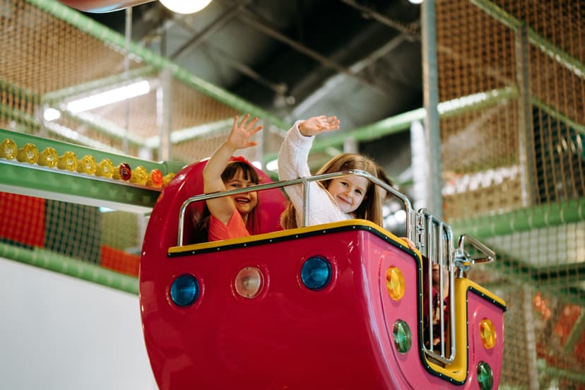 Przygoda w Sali Zabaw dla Dzieci | Warszawa