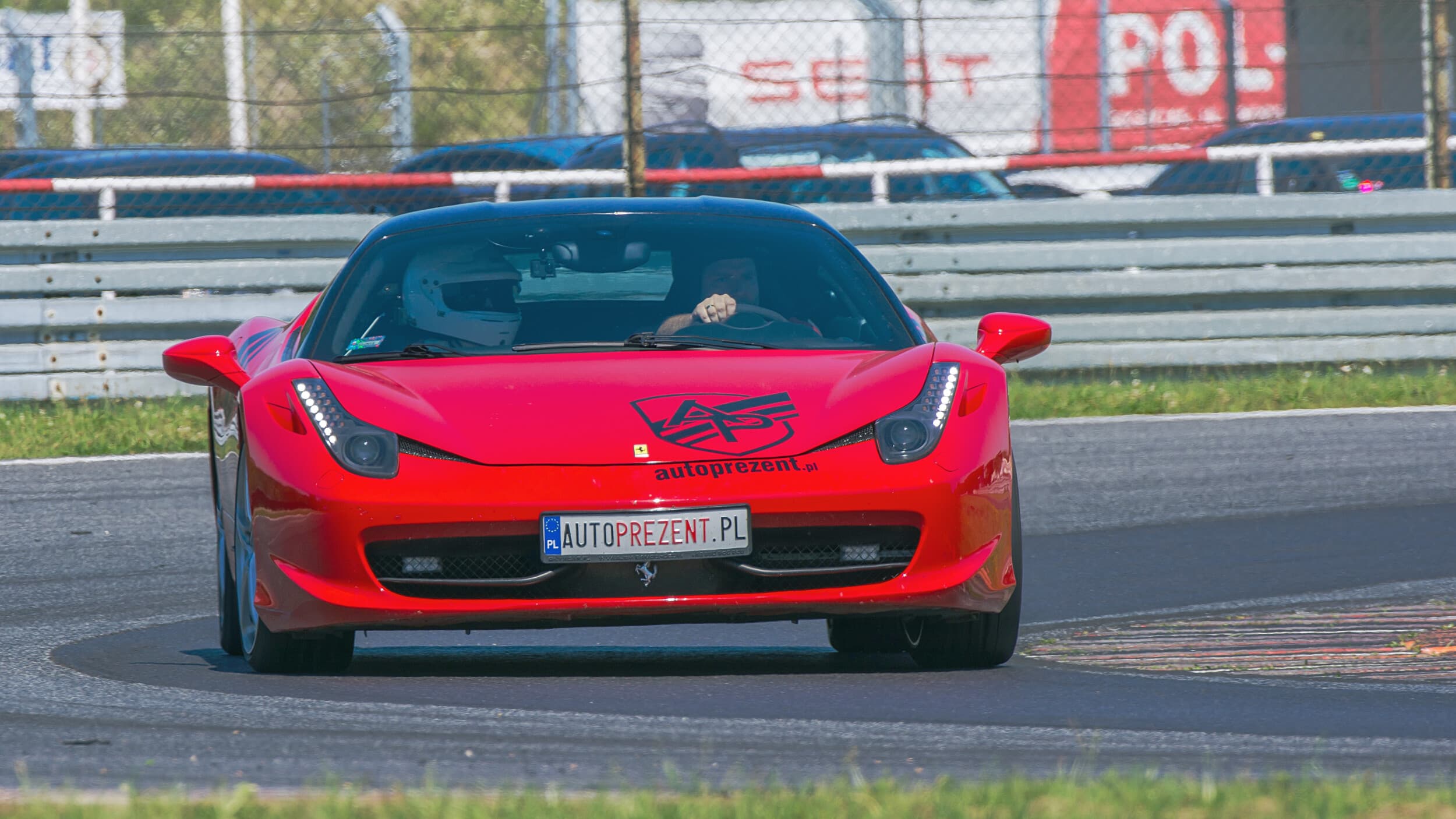 Jazda Ferrari F458 Italia (3 okrążenia) | Wiele Lokalizacji | Wyjątkowy Prezent