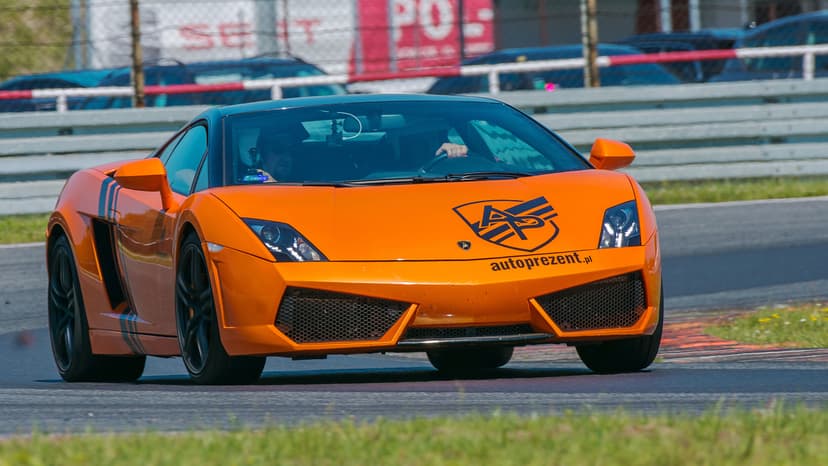 Pojedynek Lamborghini Gallardo vs. KTM X-Bow | 2 okrążenia | Tor Główny