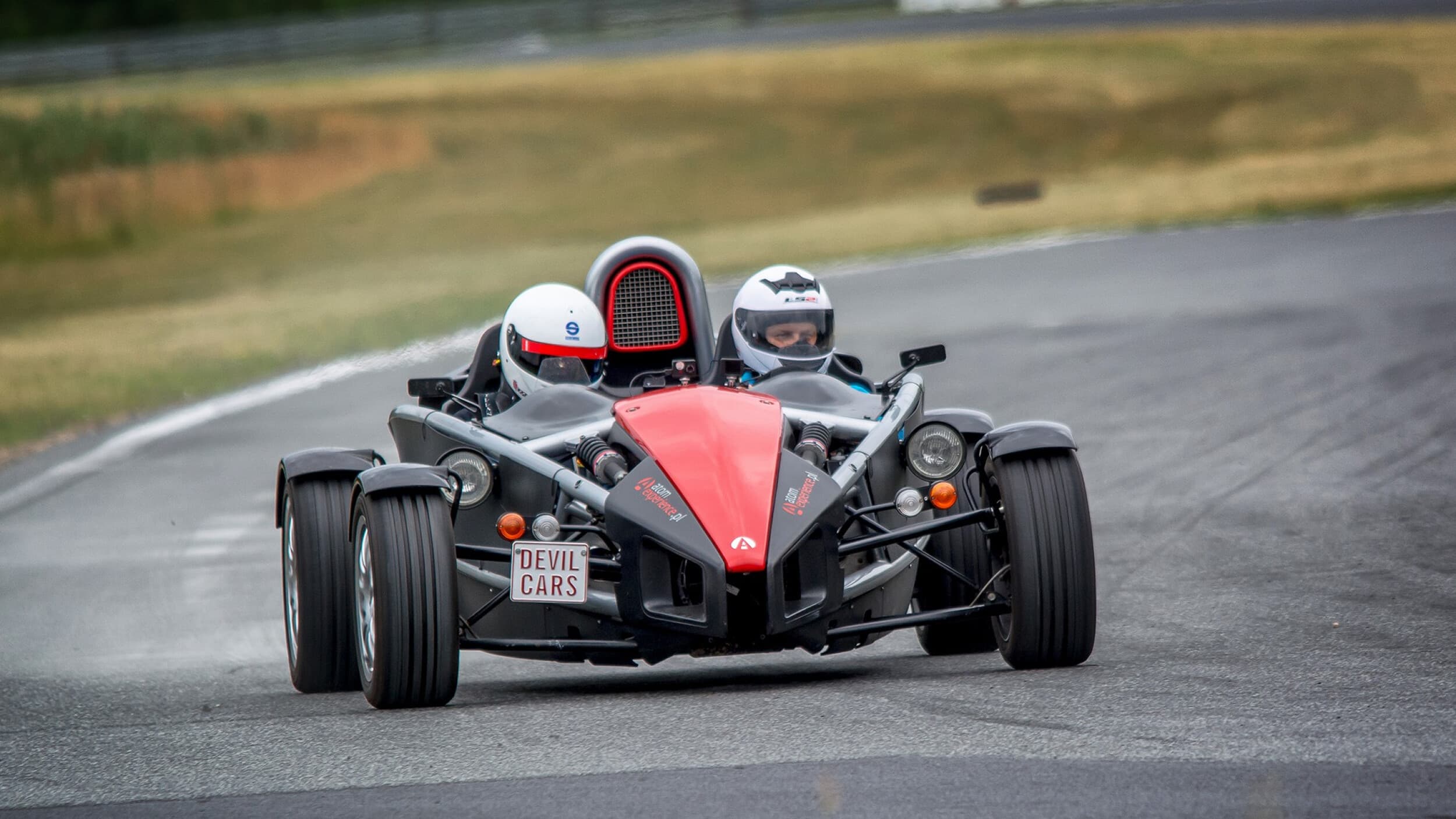 Pojedynek Lamborghini Gallardo vs. Ariel Atom | 2 okrążenia | Tor Główny