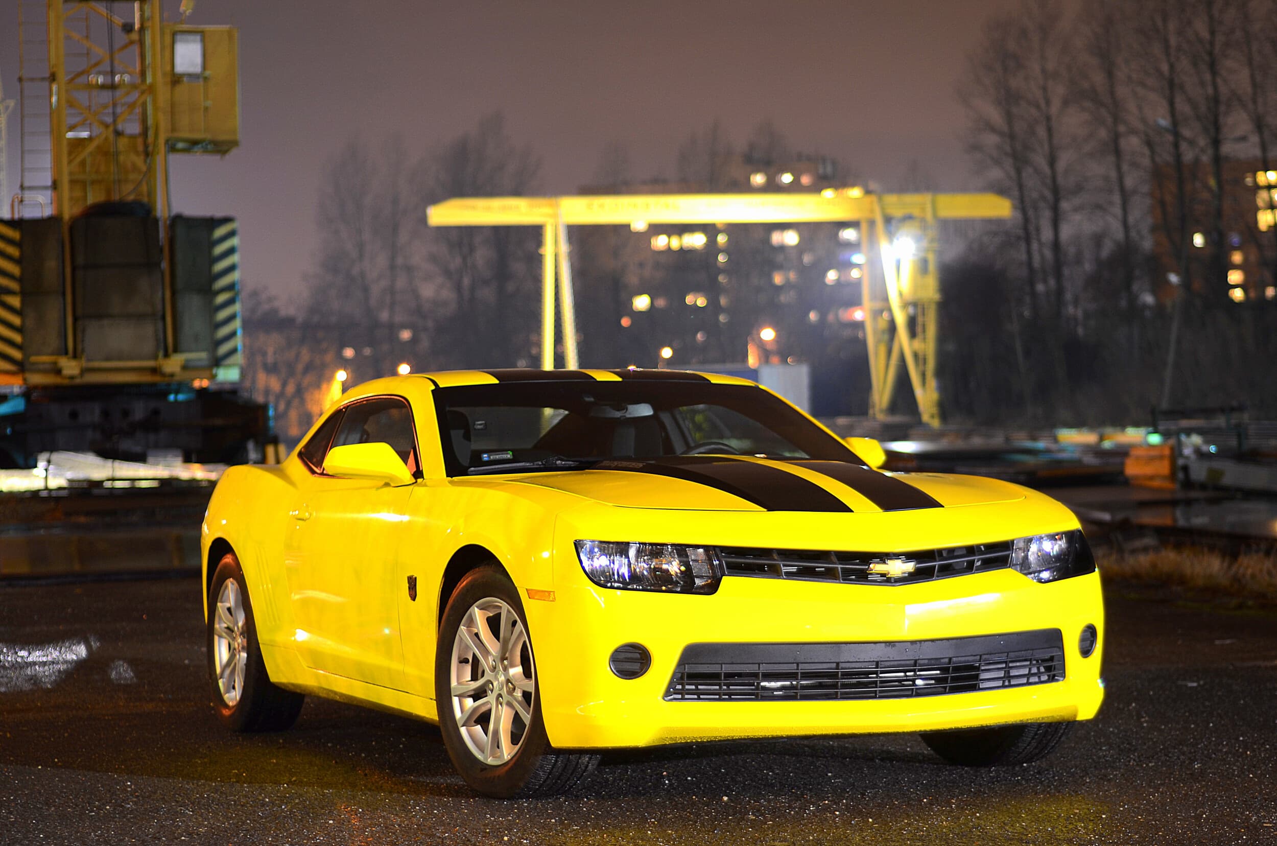 Pojedynek Chevrolet Corvette C7 vs. Chevrolet Camaro | 2 okrążenia | Wiele Lokalizacji | Wyjątkowy Prezent
