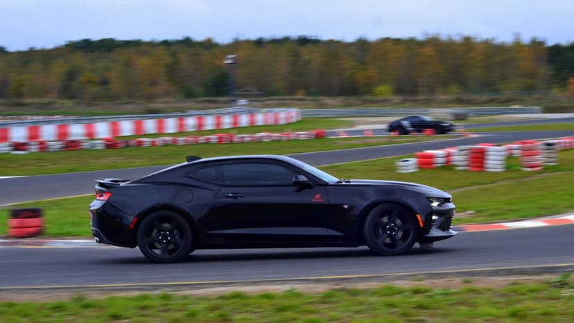 Poprowadź Chevrolet Camaro SS | 1 okrążenie | Wiele Lokalizacji
