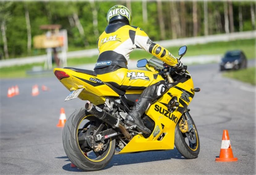 Szkolenie z Doskonalenia Jazdy Motocyklem | Kielce