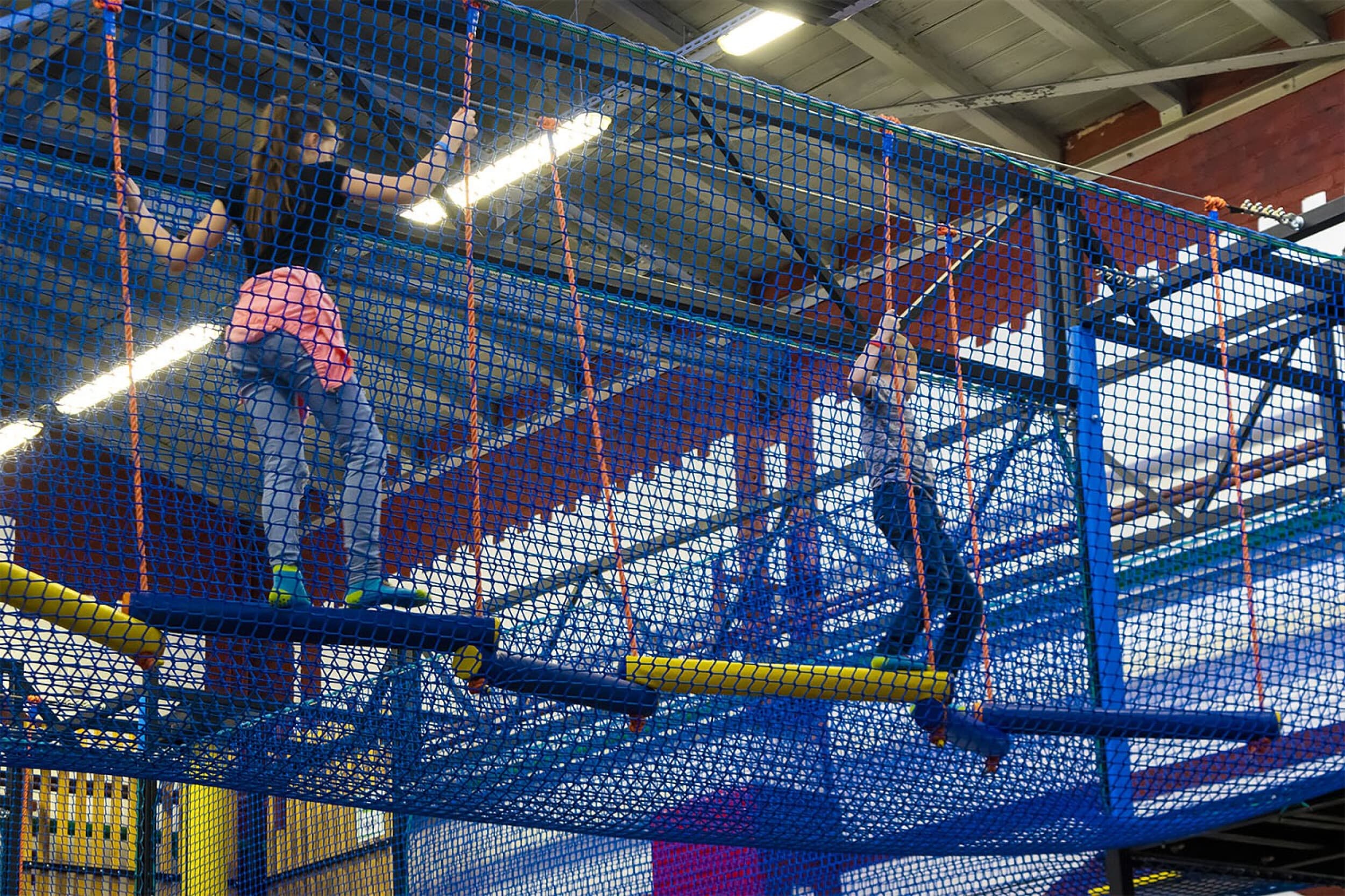 Szalona Zabawa w Parku Trampolin dla Przyjaciół | Piła | Wyjątkowy Prezent
