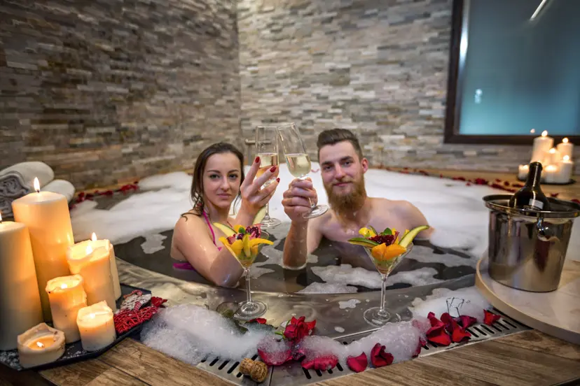 Romantyczna Kąpiel SPA dla Dwojga | Uniejów