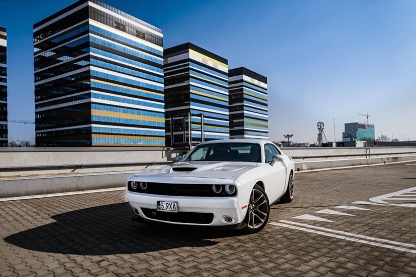 Co-Drive Dodge Challenger Ulicami Miasta (120 minut) | Wiele Lokalizacji