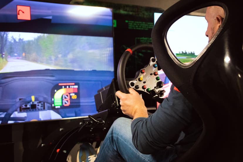 Jazda w Symulatorze Wyścigowym (30 minut) | Kraków