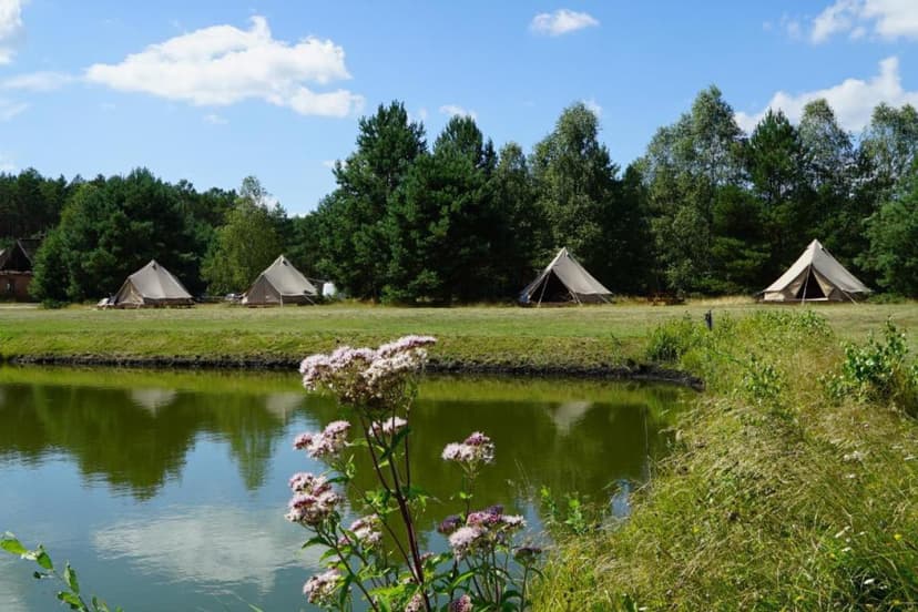 Relaksujący Pobyt w Namiocie "Bell" (2 Noce, 2 Osoby) | Glamping Kwiejcówka | Kwiejce