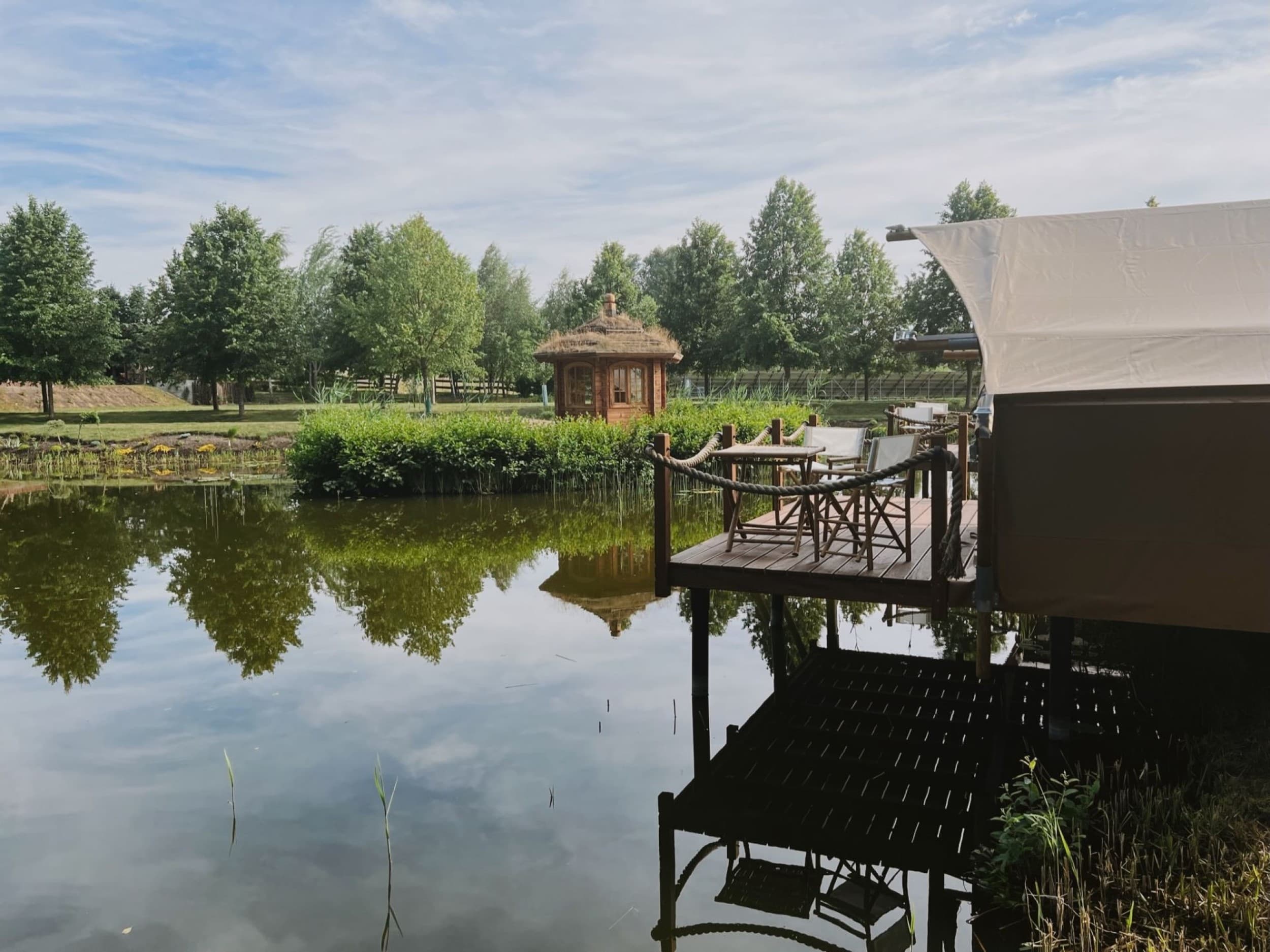 Odprężający Pobyt w Namiocie na Wodzie (2 Noce, 2 Osoby) | Freedolina Glamping | Dormowo