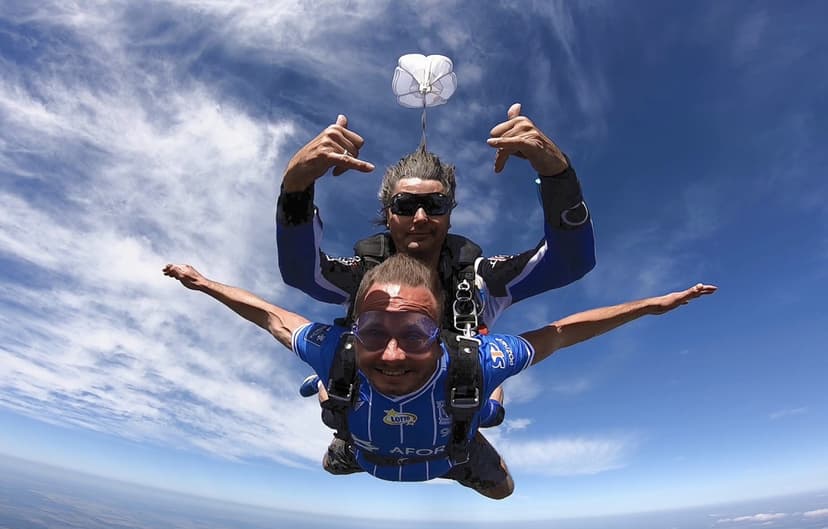 Skok ze Spadochronem z Filmowaniem Selfie | Leszno