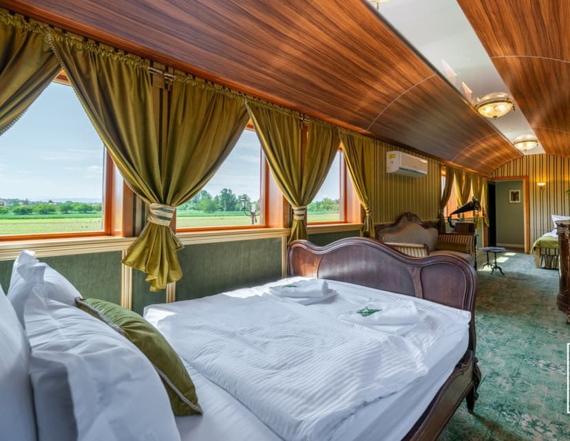 Odprężający Pobyt w Ekskluzywnym Wagonie (2 Noce, 1-4 Osoby) | Stacja Galicja | Trzebieńczyce