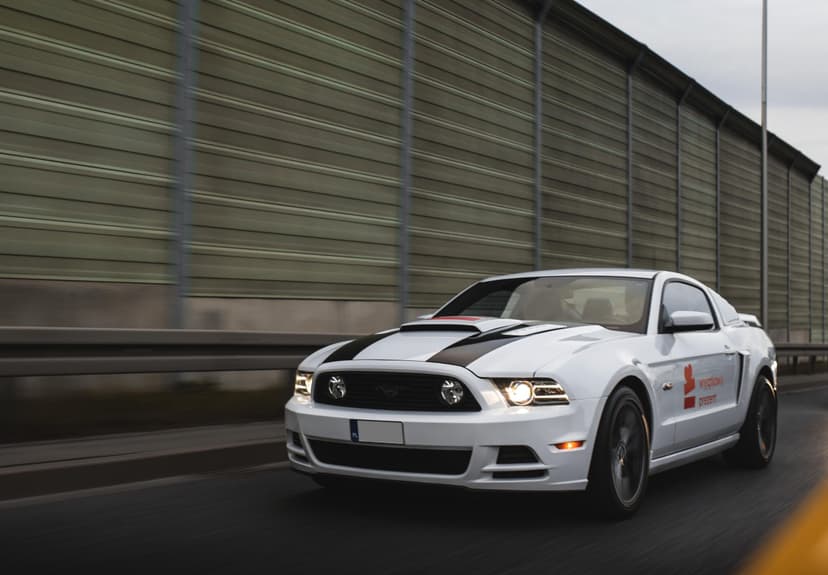 Poszalej Mustangiem Ulicami Miasta z Filmowaniem | Wiele Lokalizacji