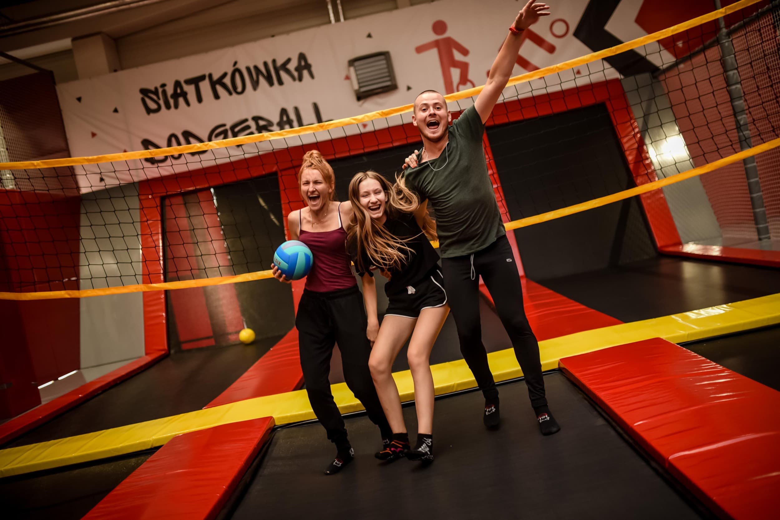 Szalona Zabawa w Parku Trampolin dla Rodziny | Warszawa | Wyjątkowy Prezent