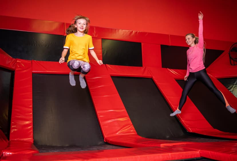 Zabawa w Parku Trampolin dla Rodziny | Warszawa