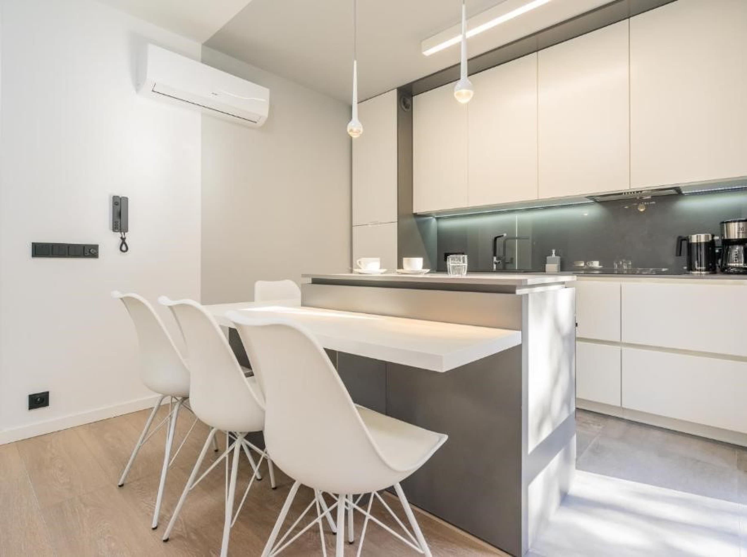 Rodzinny Pobyt w Apartamencie Premium (2 Noce, 2-4 Osoby) | Apartamenty Wadowice AL-DO | Wadowice | Wyjątkowy Prezent