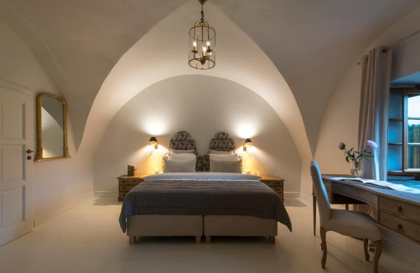 Zachwycający Pobyt w Zamku (2 Noce, 2 Osoby) | Zamek Sarny | Ścinawka Górna