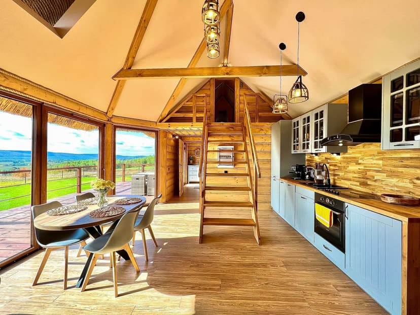 Pobyt w Chatce Dreamland (2 Noce, 1-4 Osoby) | Friland | Bodzentyn