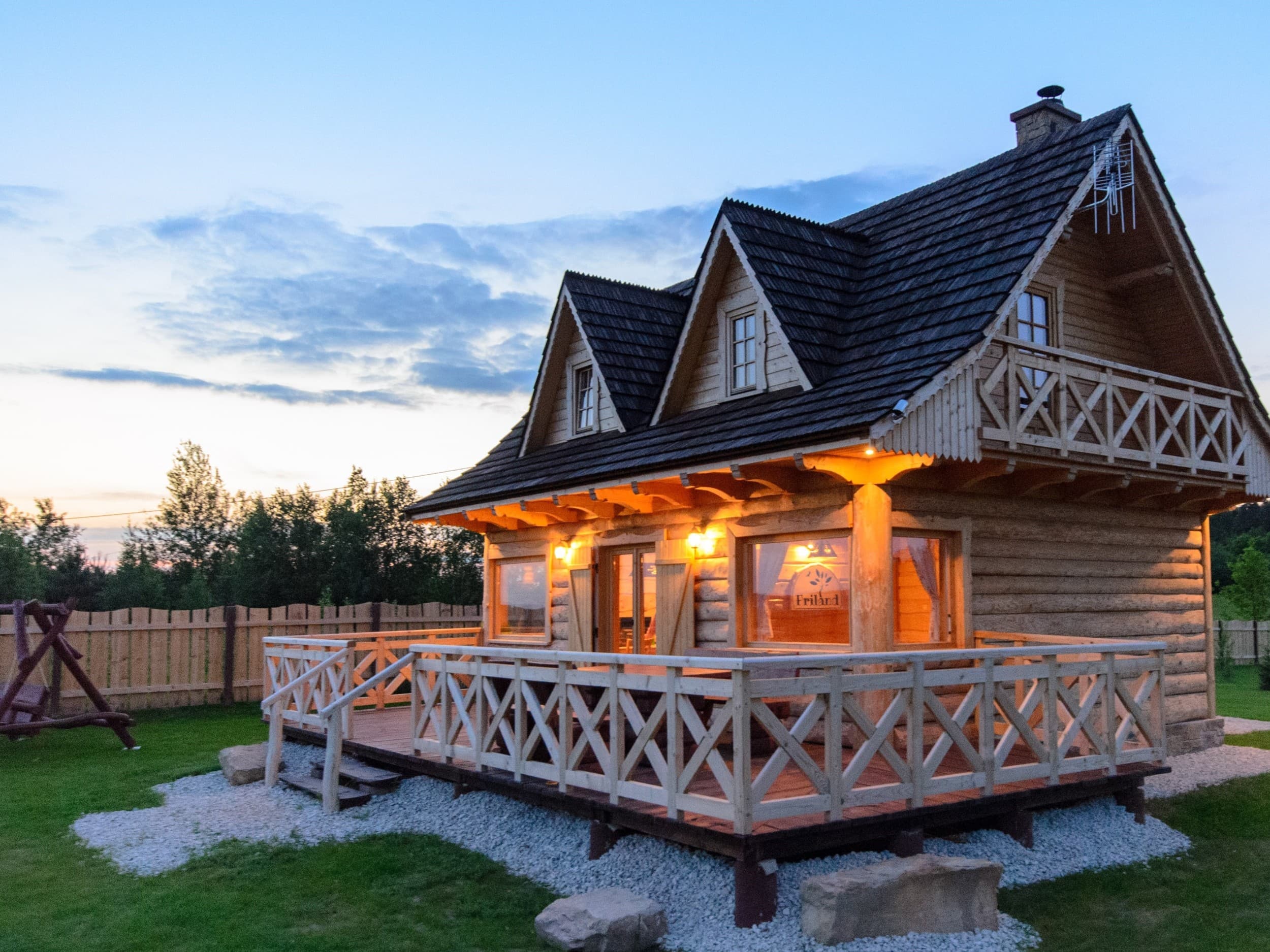 Odprężający Pobyt w Chatce Friland (2 Noce, 1-6 Osób) | Friland | Bodzentyn | Wyjątkowy Prezent